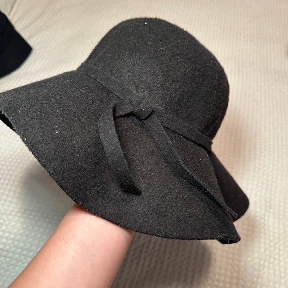 Black Sunhat - Picture 1 of 3